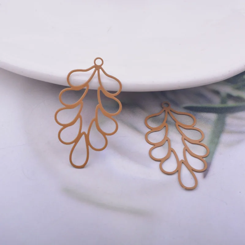 50 Stück AC10716 32*18 mm lackierter Messing-Blumenanhänger DIY Schmuck Ohrring-Zubehör – Detail 8