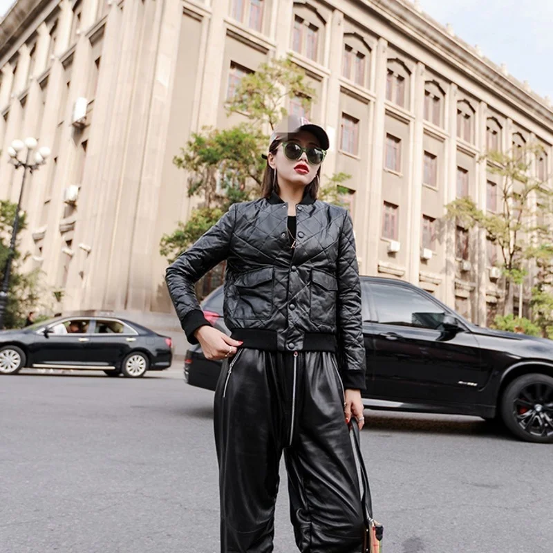 Moda curta uniforme de beisebol das mulheres grosso quente pele carneiro para baixo jaquetas manga longa bolsos magro casual casacos de couro genuíno