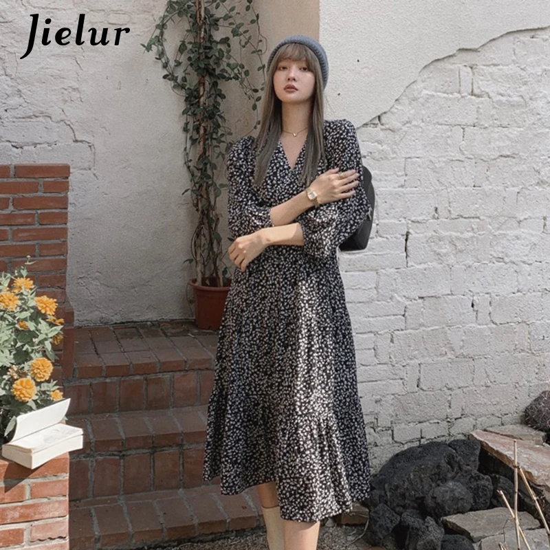 

Jielur Spring Women's Dress V-neck Floral Dresses Long Sleeve A-line Vintage Temperament High Street Ruffles Midi Dress Fashion