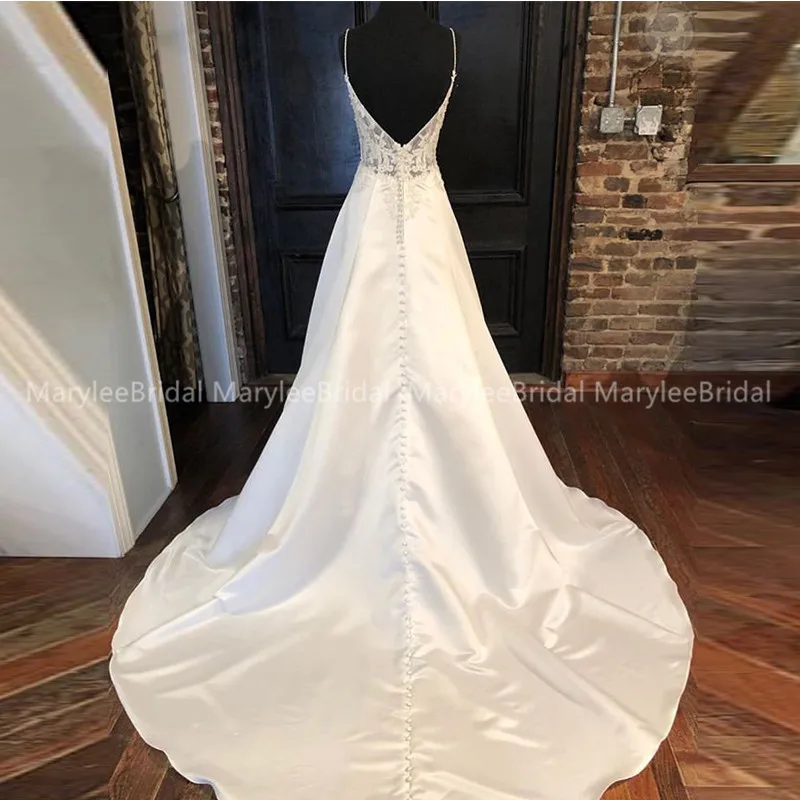 Elegant White Ivory Satin Wedding Dresses V-neck Spaghetti Straps Vestido De Noiva Illusion Venice Lace Low Back Wedding Gowns