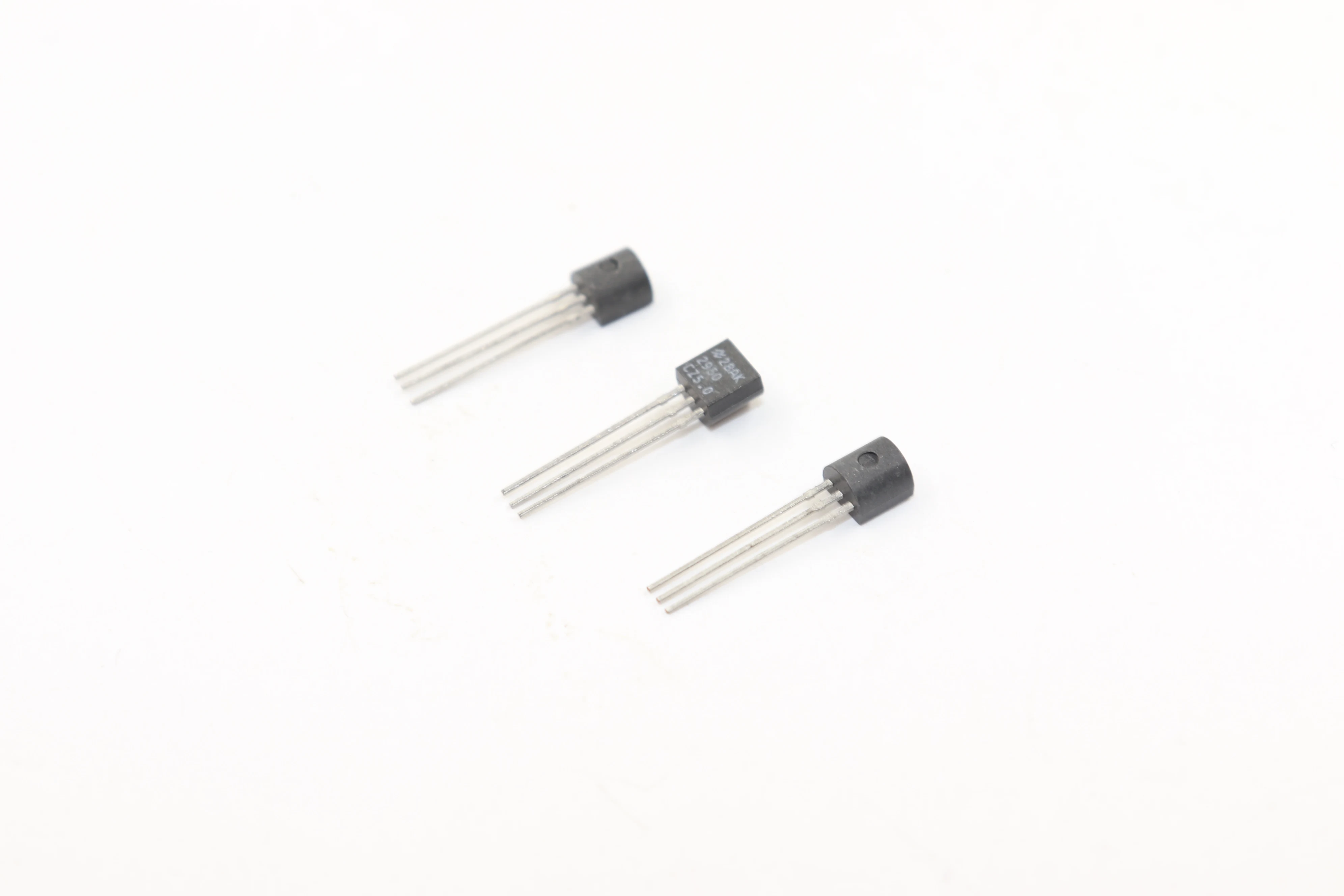 2pcs 100% new and orginal TO-92 2950cz-5.0 LM2950CZ-5.0 in stock 1 order