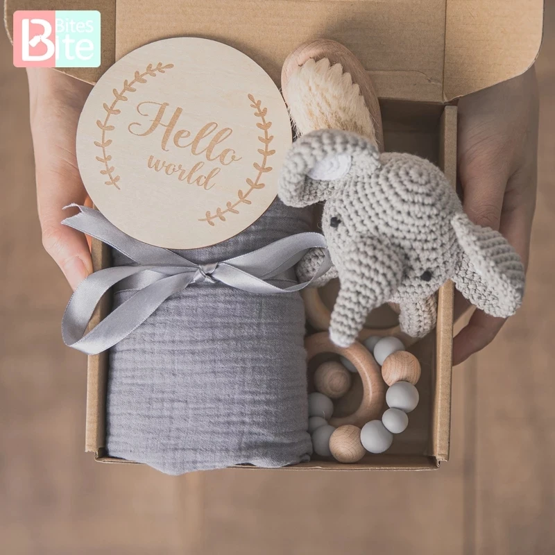 Baby Towel Newborn Bath Toy Set Gifts Box Double Sided Cotton Blanket Wooden Rattle Bracelet Crochet Toys Baby Bath Gift Product