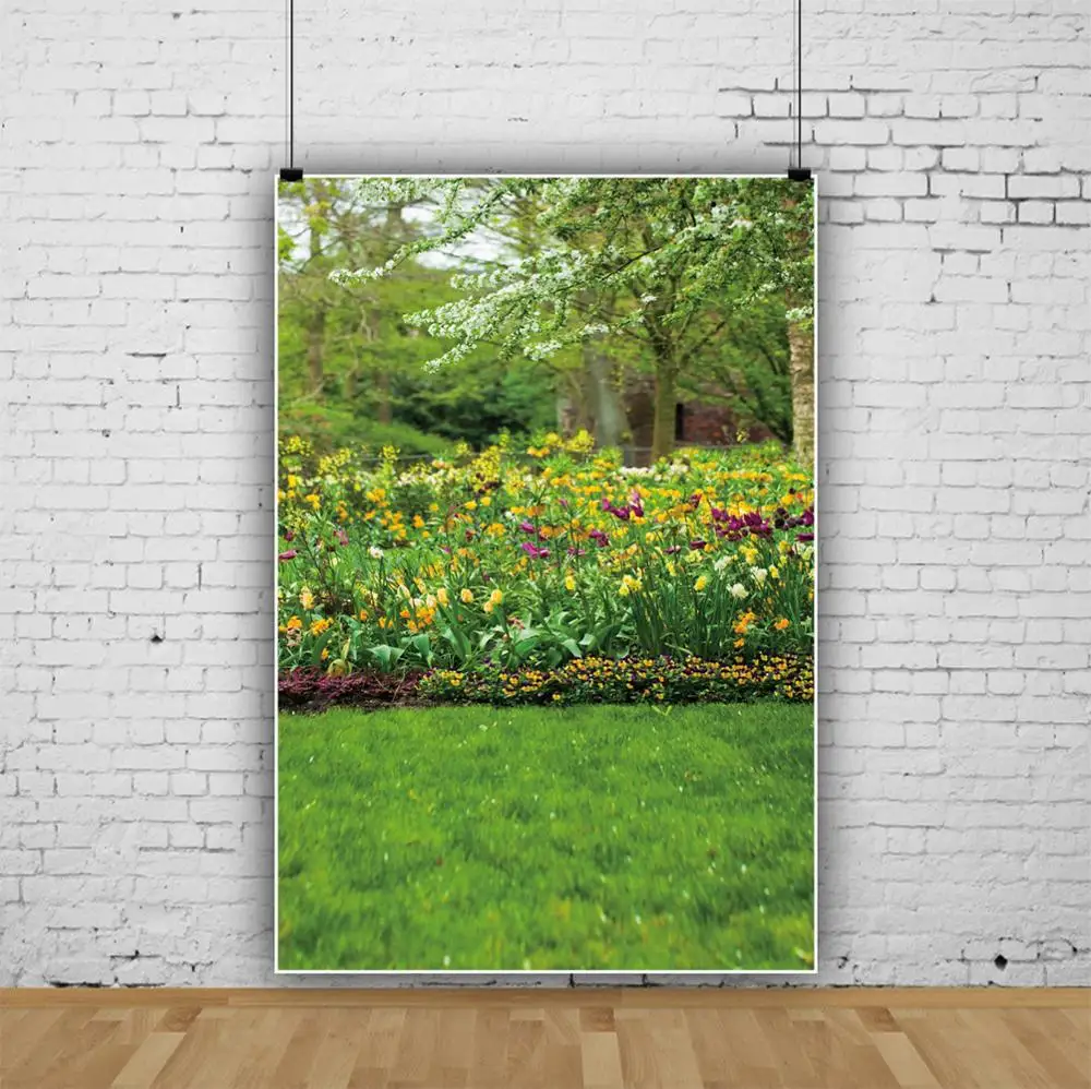 خلفية صور زنبركية مع زهور حديقة وعشب أخضر للأطفال ، خلفية صور شخصية لاستوديو الصور