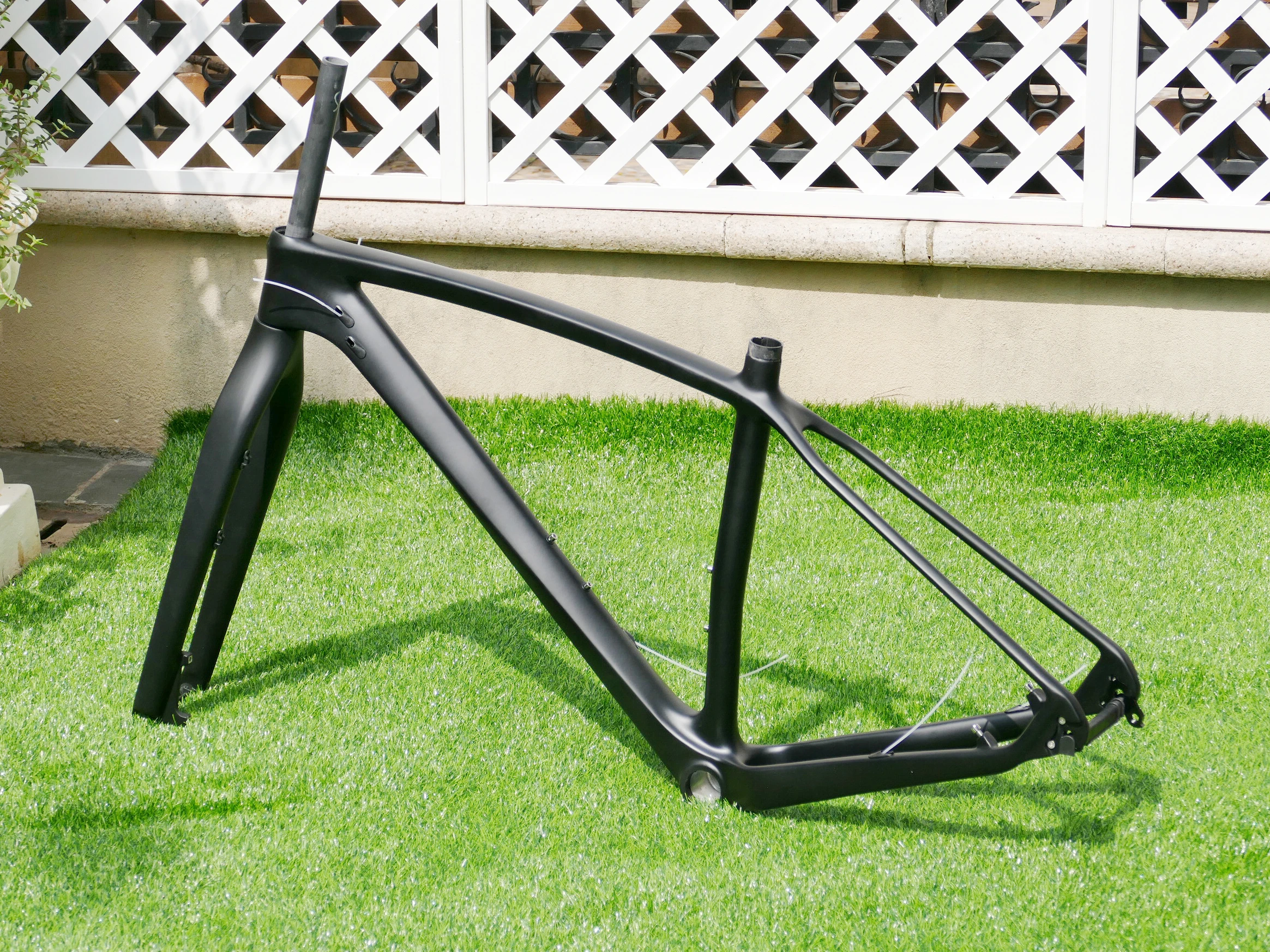 

FR-708 Full Carbon UD Matt Bicycle 29ER Mountain Bike MTB Cycling 29er Frame 15" & Fork QR 135 * 9mm / Thru Axle 142 * 12mm