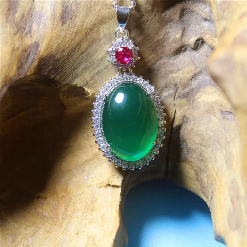 Simple Fashion Wholesale Jewelry Hollow Inlaid Green Agate Silver Plated Necklace For Woman Feature Luxury Namour Charm Gift