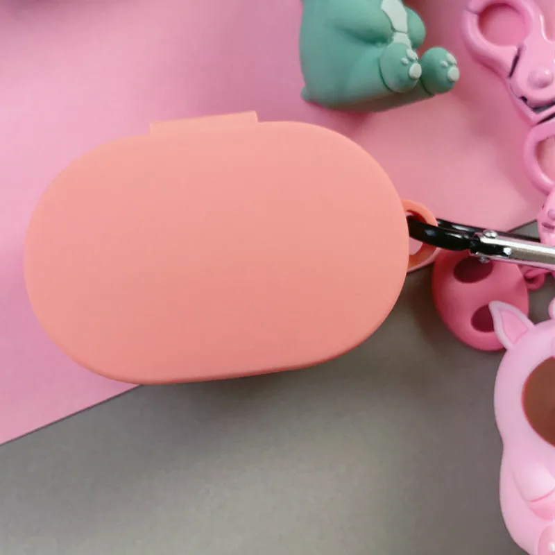 หมีน่ารักหูฟังสำหรับสีแดงMi Airdotsกรณีพวงกุญแจน่ารักกรอบป้องกันการ์ตูนน่ารักหมีสำหรับMi Airdotsหูฟังกรณี