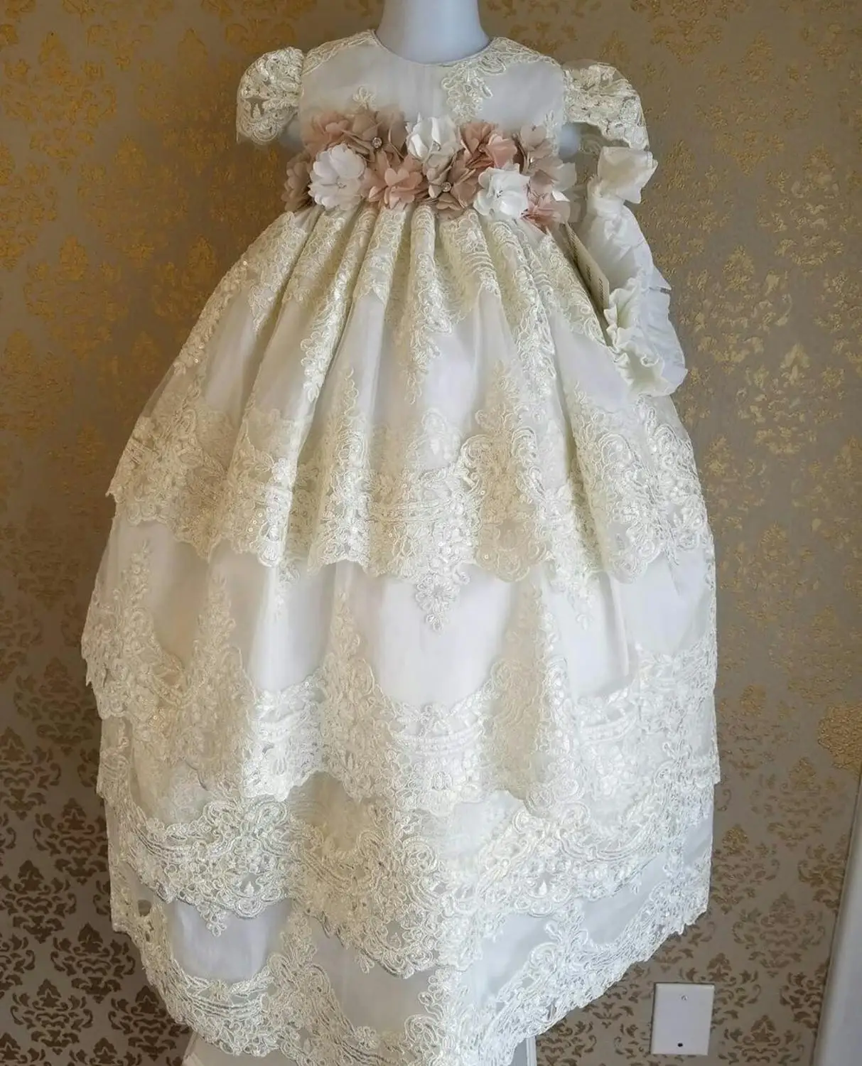 2021 Luxury 3D Hand Made Flower First Communion Dresses Jewel Neck Lace Baptism Dresses With Bonnet For Baby Kids Wear