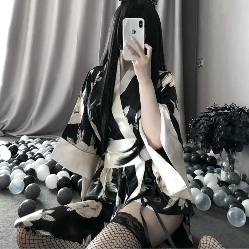 Sexy Sakura Kimono Lovely Japanese Uniform Robe Floral Bathrobe Short Kimono Robe Night Bathrobe Fashion Dressing Gown for Women