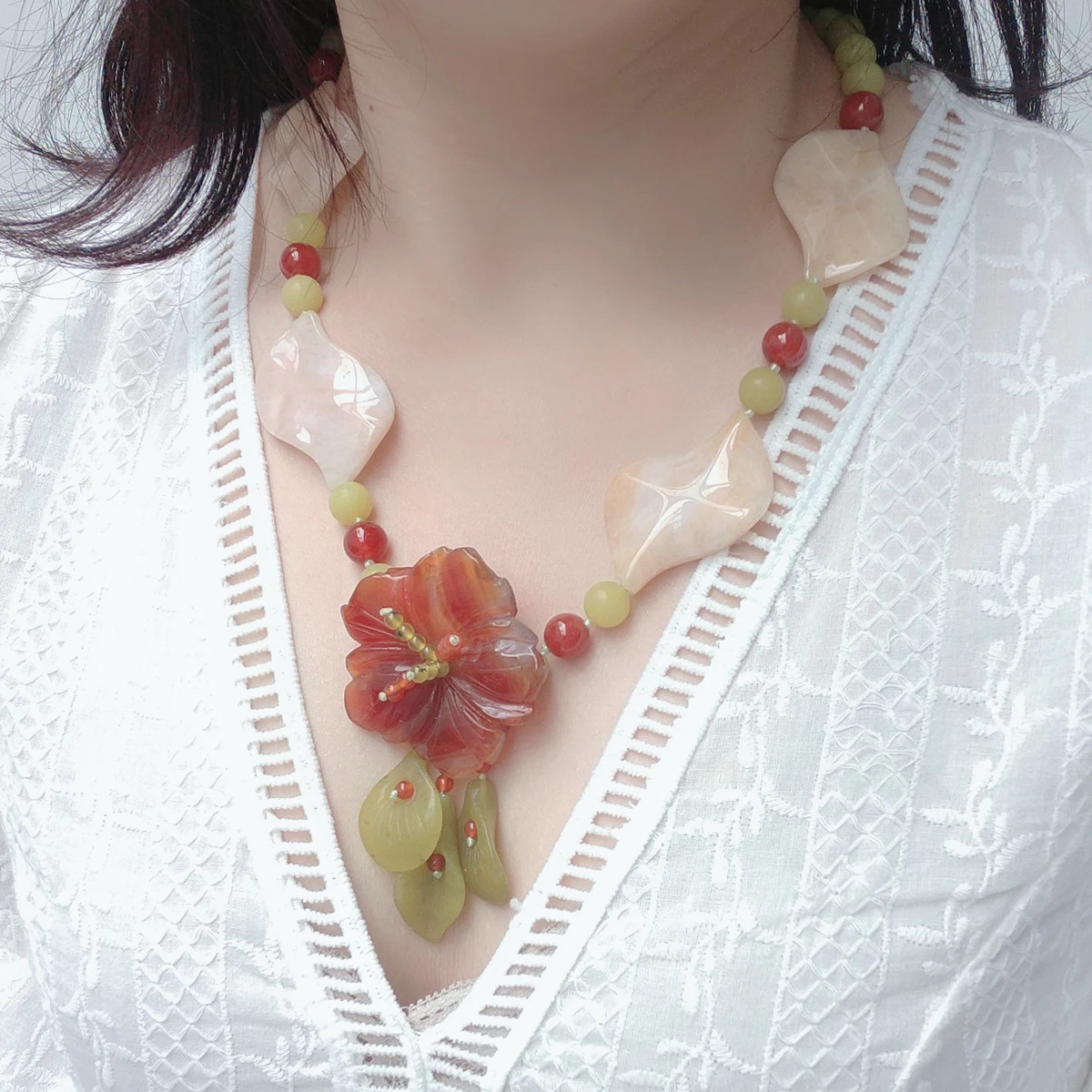 

Lii Ji Yellow Color Natural Stone Agates Jades Yellow Jades Flower Pendant Tassel Necklace 60cm