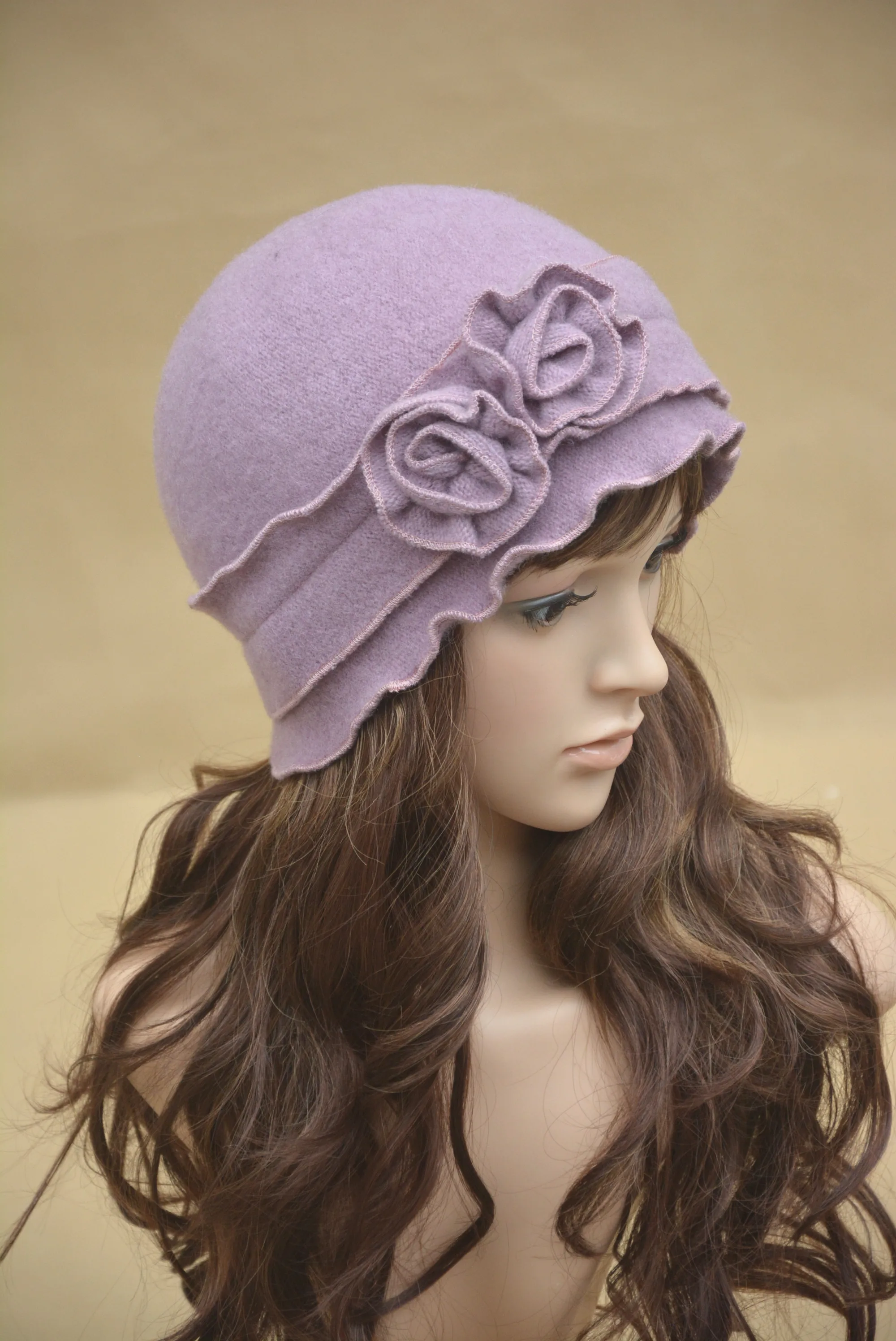 Lawliet Wintermütze, Damen-Beret, 1920er-Jahre, GATSBY-Stil, einfarbig, mit zwei Blumen, Wollmütze für Damen, Damen-Haube, gehäkelte Mütze, A285. – Detail 2