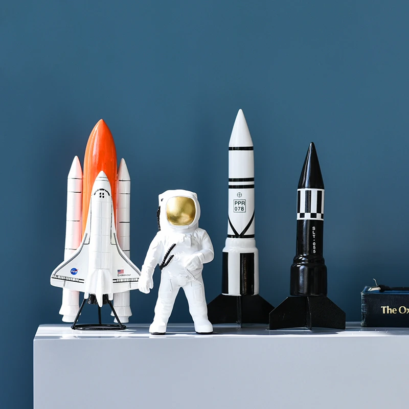 Spaceman sculpture rocket modern resin sculpture handmade home decoration accessories home decoration accessories modern