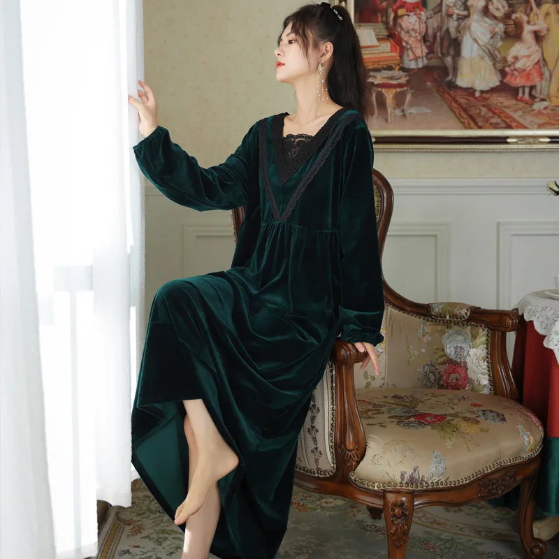 Retro Velvet Night Dress Women Winter Warm Long Sleeve Robe Peignoir Romantic Victorian Vintage Nightgowns Court Style Sleepwear