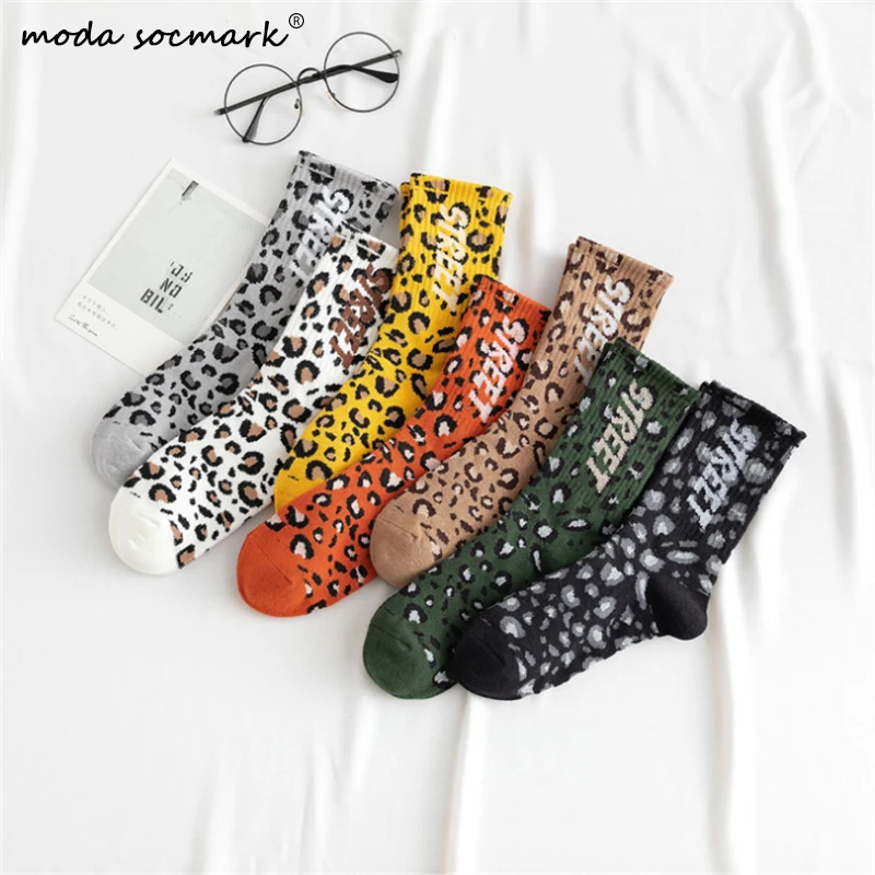 

1pair New Arrival Retro Leopard Letters Socks Women Street Harajuku Socks Women Casual Cotton Girls Autumn Long Skateboard Socks