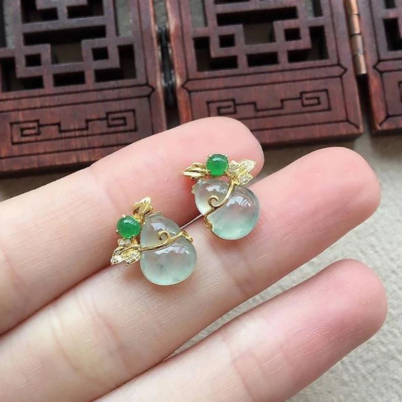 The designer's unique creativity, pure natural inlaid chalcedony gourd ice through earrings, elegant light luxury charm jeweler