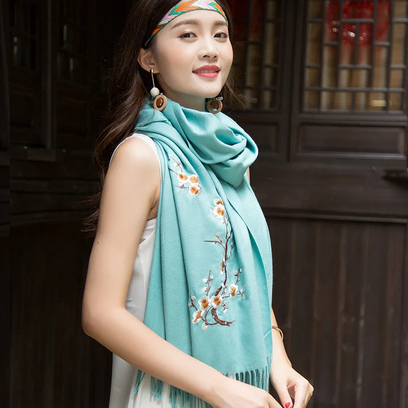 New Arrival Travel Blue Embroidery Scarf Nepal Shawl Female Winter Thickening Warm Shawl Scarves For Ladies Luxury Brand Cashmer