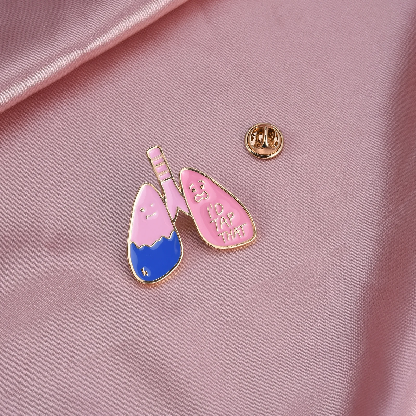 New Lovely Pink Enamel Medical Lung Shape Brooch Pins Nurse Doctor Cartoon Badge Jewelry Anatomy Body Organ Pin for Friend Gift