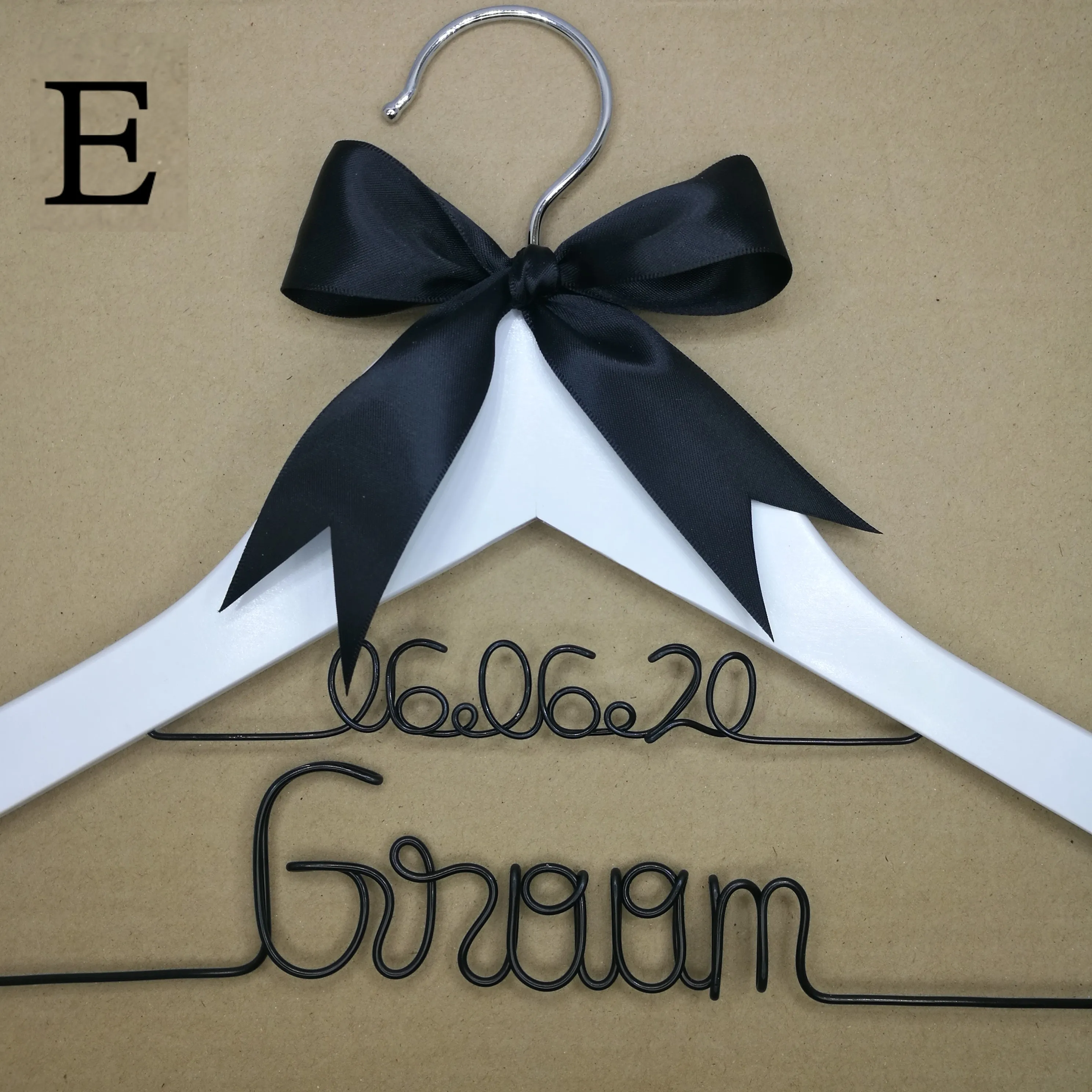 Cabide de casamento personalizado, presente de dama de honra, cabide com nome, cabide personalizado de noivas branco