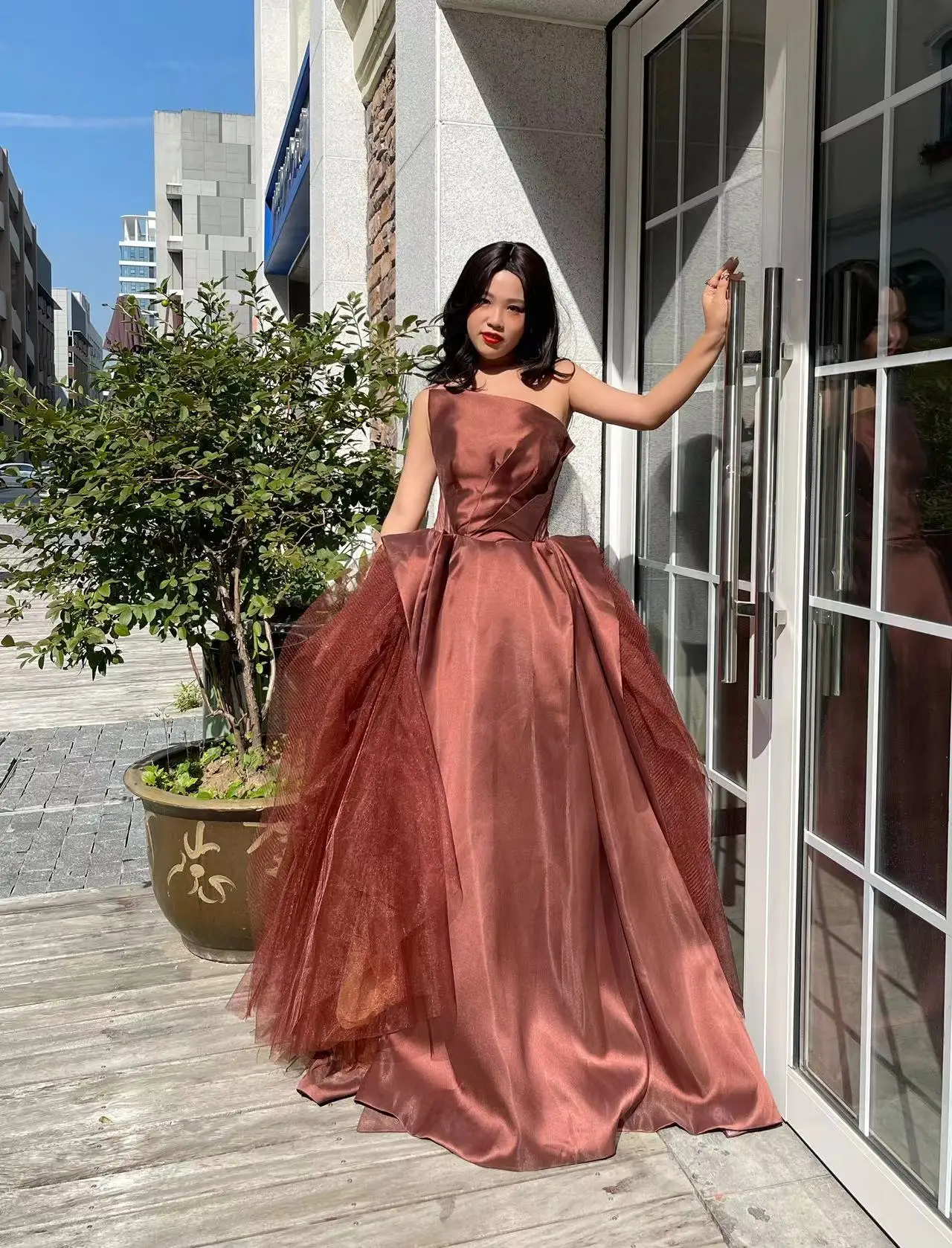 (تخفيضات) فساتين حفلات الزفاف شاليمار تشانغ براون تصميم أزياء على شكل حرف A للسيدات حسب الطلب