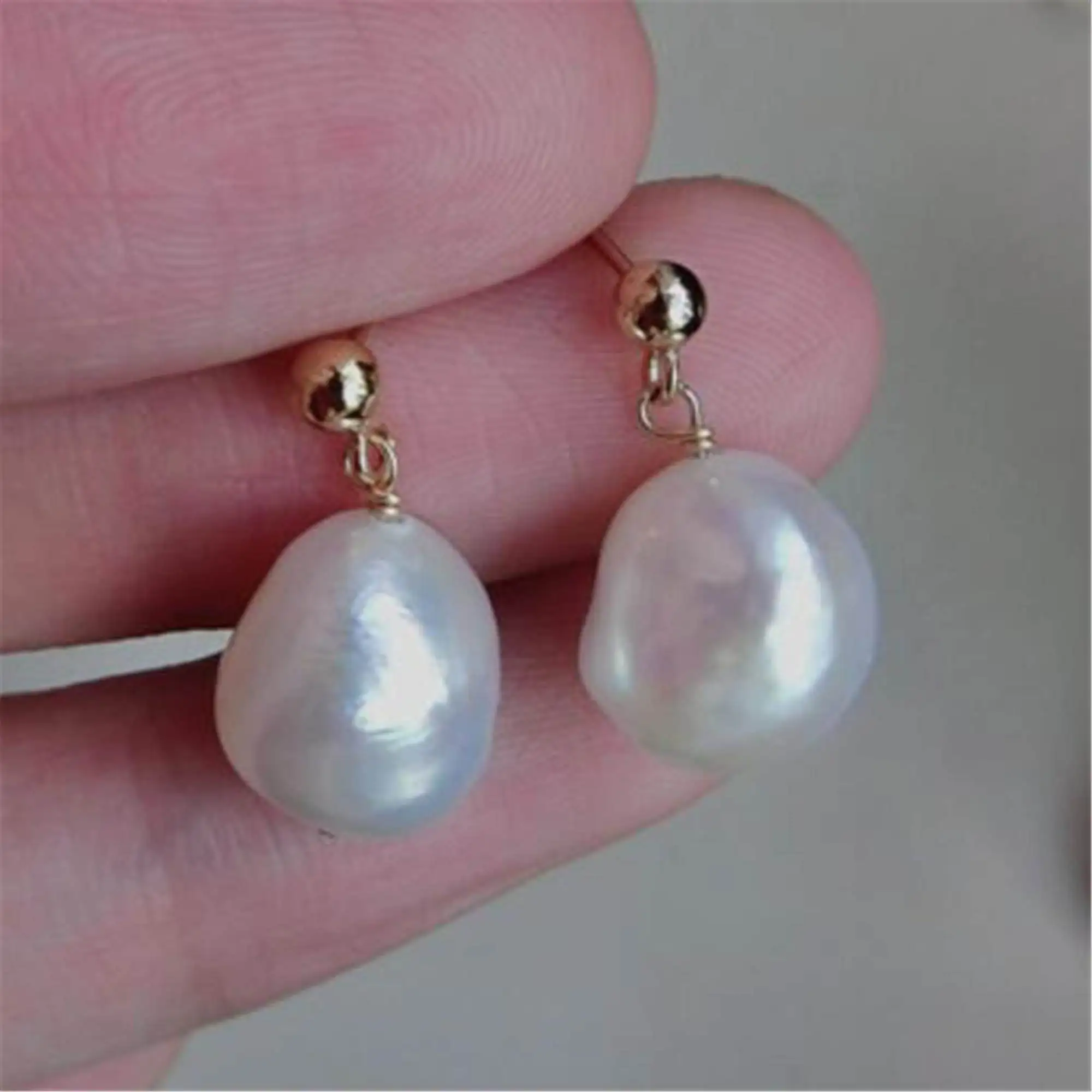 

12-14mm White Baroque Pearl Earring 18k Ear Stud