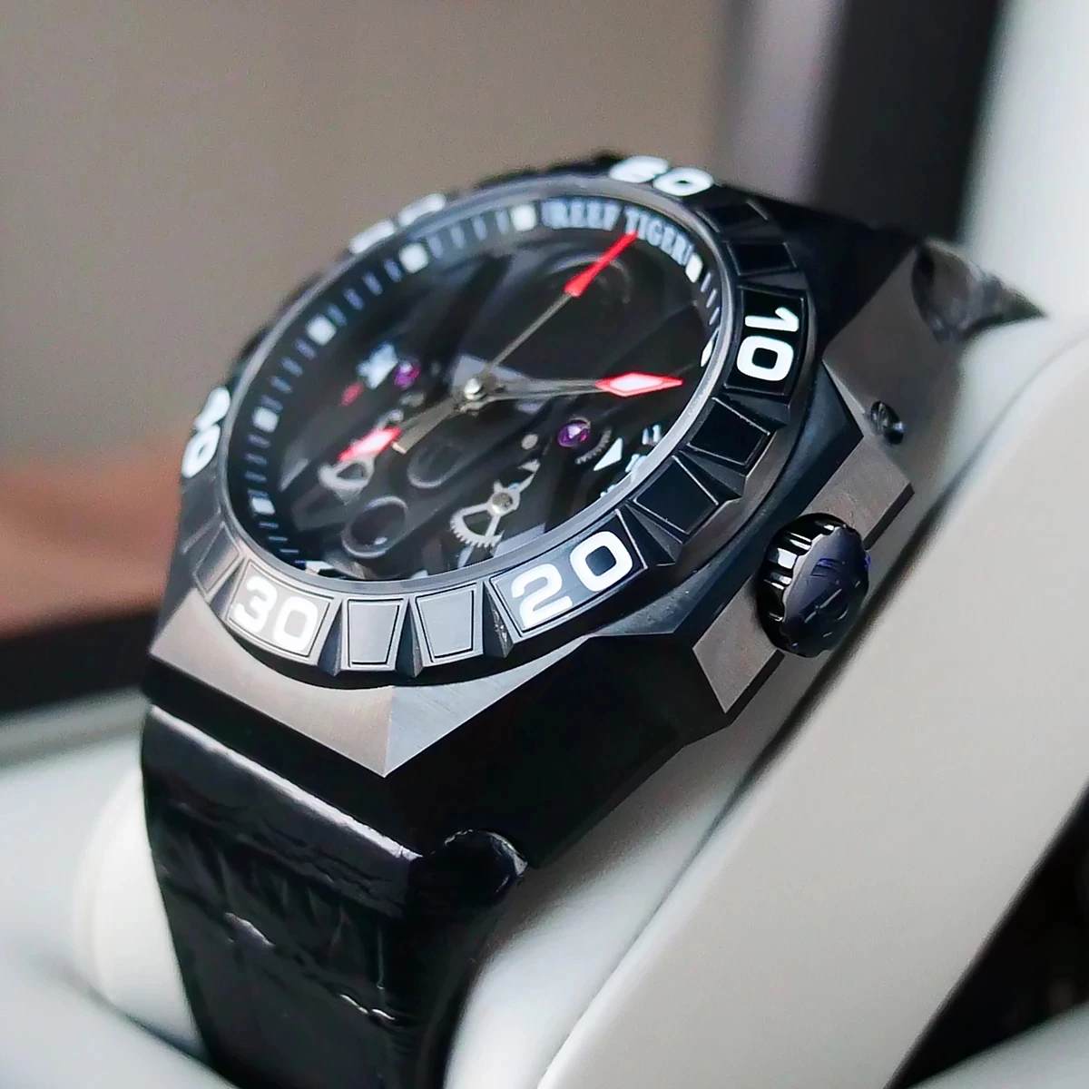 Reef Tiger/RT Men Sport Diver Watches Skeleton Automatic Mechanical Watch All Black 200M Waterproof Leather Strap Men Watches