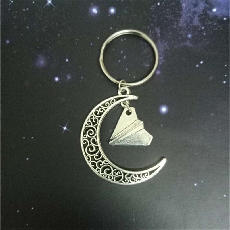 Big Hollow Moon Keychain, Paper Plane Key Ring, Creative Keychain, Handicraft Lovers Gifts, Jewelry Dropshipping