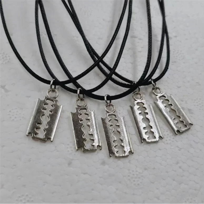 1pcs/LOT Fashion Razor Blade Pendant necklace Gift Gothic Steampunk Goth Punk Necklaces