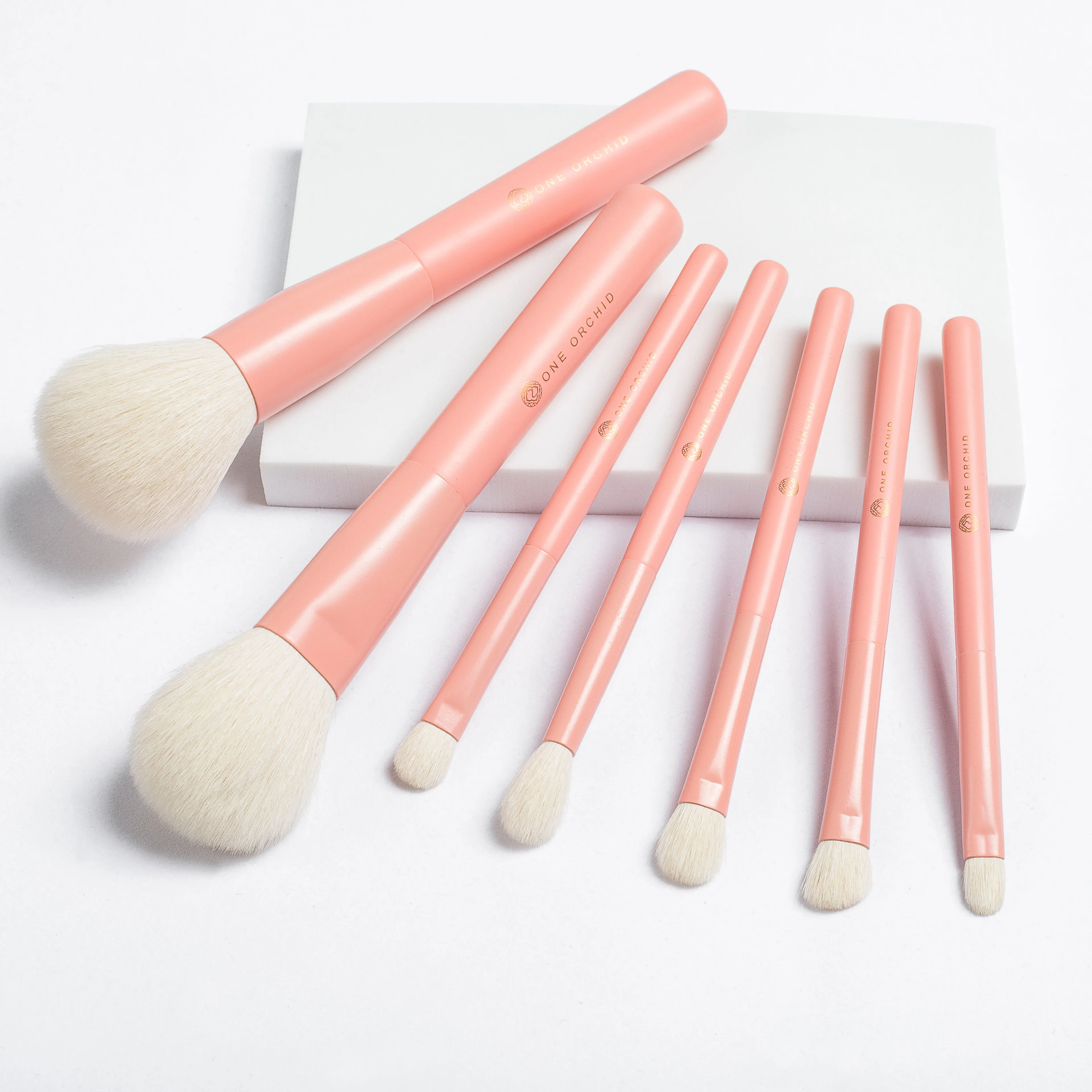 Shinedo 7 Pcs pink color  natural got hair Powder Eye Shadow Blending Eyeliner Eyelash Eyebrow Brushes makeup brush set