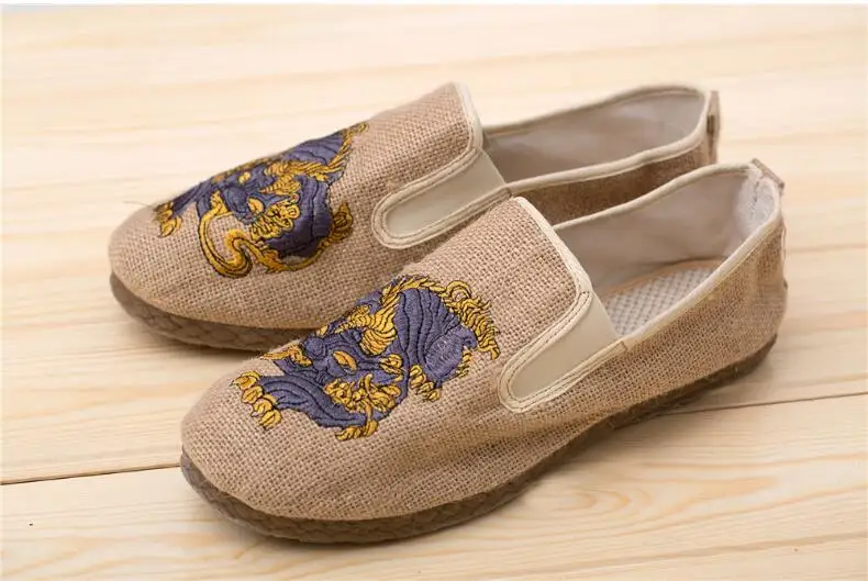 Spring Summer Traditonal Ethnic style breathable Shoes Kirin embroidery leisure linen men canvas shoes Casual slip on Loafers