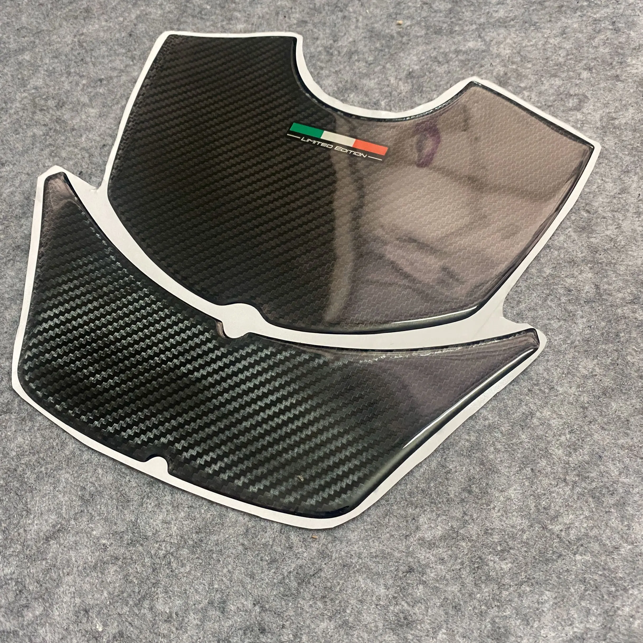 

FOR Ducati 749 999 2003 2004 2005 2006 Motorcycle Tank Pad Gel Protector 3D carbon fiber pattern fuel tank sticker