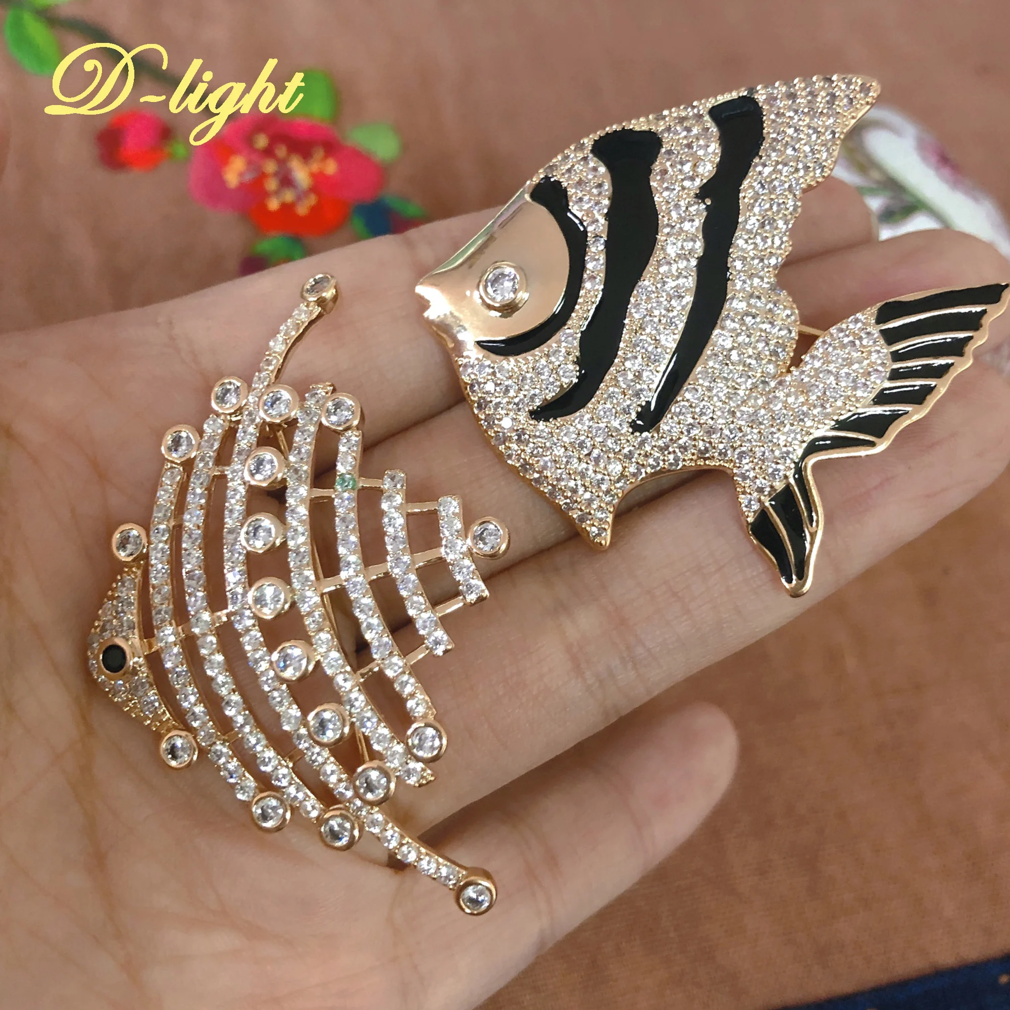 Top Elegant Ladies Zircon Manta Brooch Enamel Full Drills Clownfish Hollow Devil Fish Banquet Exquisite Gift Jewelry Accessories