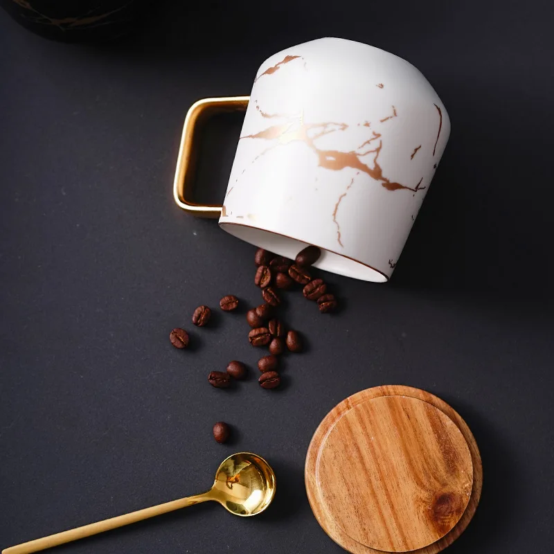 Creative Ceramic Mugs With Gold Handle Espresso Cappuccino Coffee Cups with Wooden Saucer Advanced Tea Cups And Saucers Sets