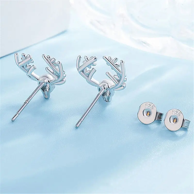 New Christmas Deer Stud Earrings for Women Cute Animal Elk Rhinestone Earring Merry Christmas New Year Wedding Jewelry Gifts