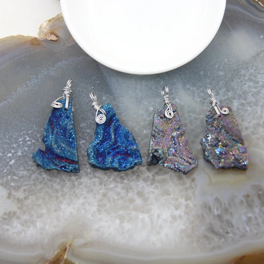 

1pcs Rock Agates Geode Pendant,Natural Druzy Quartz Titanium Blue/Rainbow Silvery Bails DIY Jewelry Charms Necklace Accessories