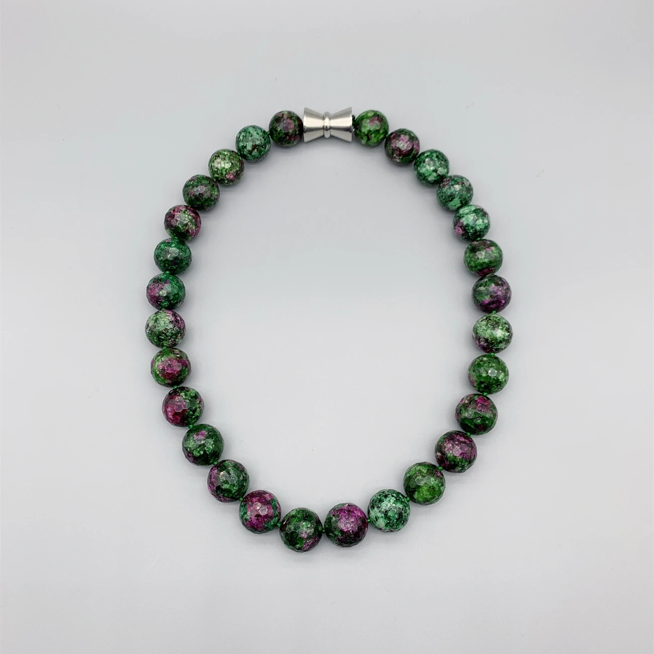 FoLisaUnique 15mm Faceted Cut Green Ruby Zoisite Necklace For Women Birthday Gift Elegant Choker Necklace 18 Inch