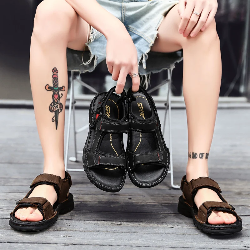 Summer Men\'s Sandals Genuine Leather Business Casual Shoes Men\'s Breathable Design Outdoor Beach Sandals Roman Water Sneakers