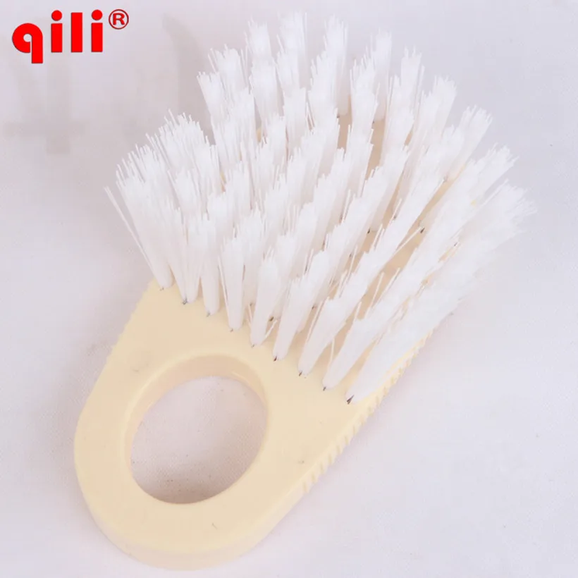 

Qili Genuine Leather Car Detailing Polishing Buffing Brush Solid Wood Car Cleaning Brush