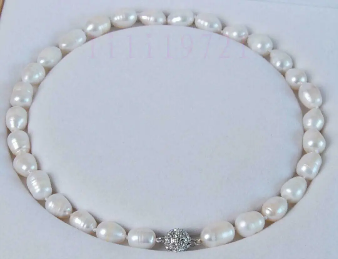 

10-11MM White Freshwater Cultured Pearl Necklace 18"