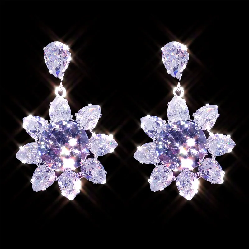 Luxury Shining Zircon Crystal Petal Earrings Round Dangle Earrings for Women Wedding Party Jewelry Bridal Wedding Accessories