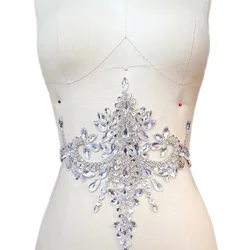 Fatto a mano su misura in rilievo cucire su paillettes ricamo strass Appliques patch per cucire vita costumi da sposa abito corpetto