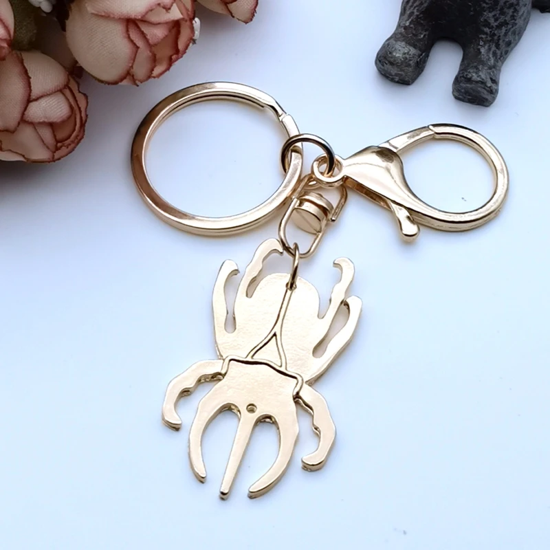 Punk Retro Insect Design Beetle Keychain Ladies Men’s Jewelry Accessories Tri-color Zinc Alloy Beetle Keychain Fashion Jewelry