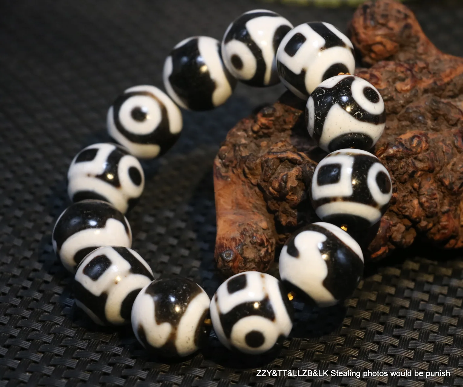 

Collectible LKbrother Sauces Energy Tibetan old Agate Multiple Symbols Round totem Men Big dZi Bead bracelet UP20