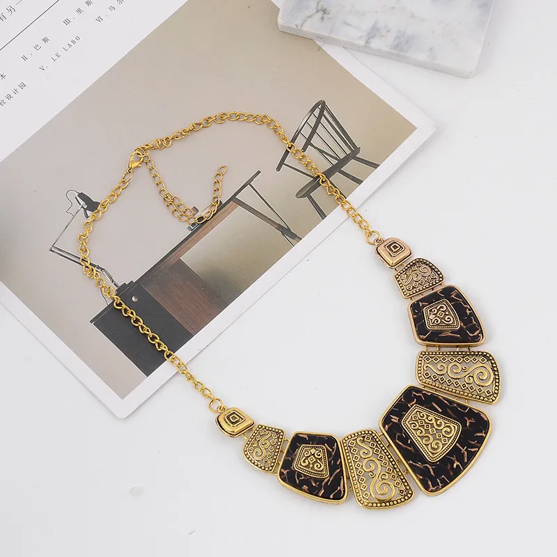 Trendy Fashion Gemstone Choker Necklace Collar Statement Gold Color Temperament Carved Maxi Necklace Women Jewelry Gifts New