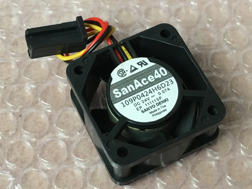 

Sanyo Denki 109P0424H6D23 DC 24V 0.07A 40x40x20mm 3-Wire Server Cooling Fan