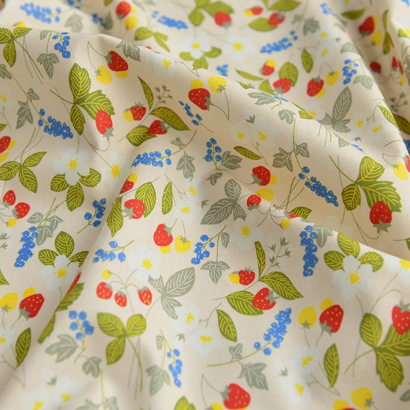 

Half Meter Cartoon Flower Strawberry Print 100% Cotton Fabric For Handmade DIY Garment Bag Mouth Gold Package Tissue T1491