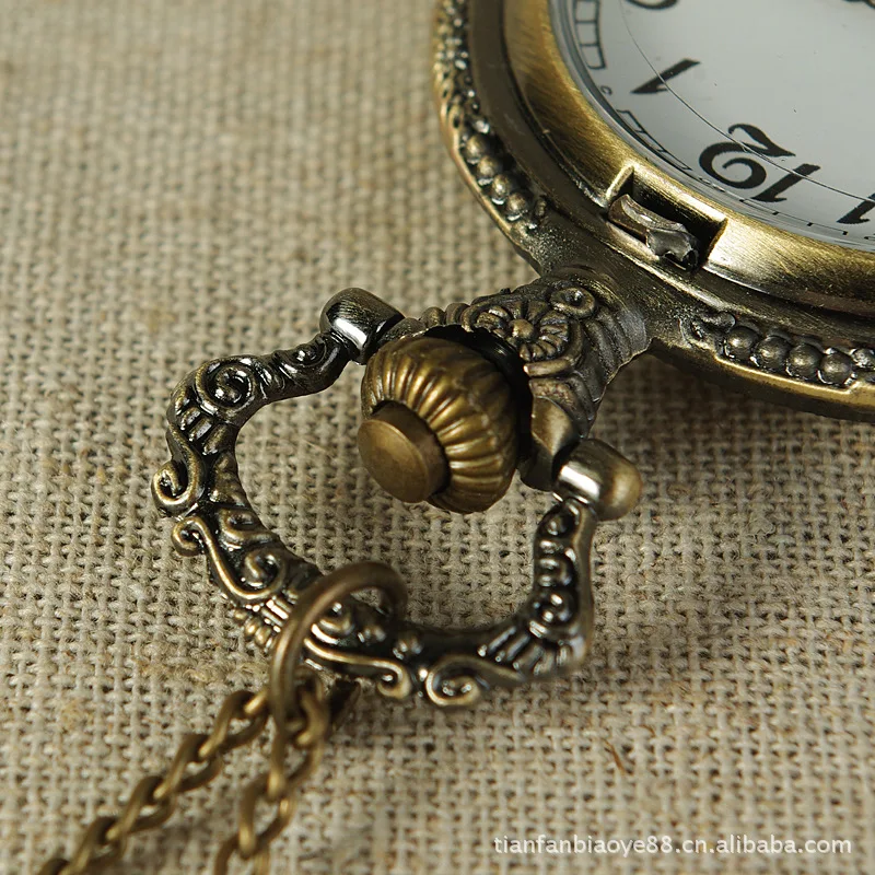 8007Fine Pocket Watch Manufacturers  New Large Santa Vintage Pocket Watch Quartz Watch Classic Flip Wholesale 8007