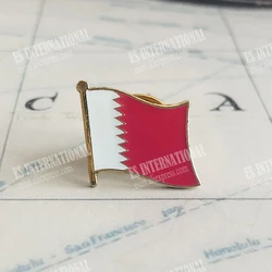 Qatar National Flag Crystal Epoxy Metal Enamel Badge Brooch Collection Souvenir Gifts Lapel Pins Accessories Size1.6*1.9cm
