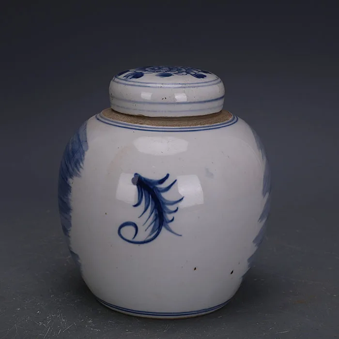 Late Qing Dynasty Hand-painted Blue And White Peony Pattern Lid Tea Can For Collection