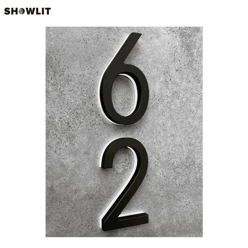 

Черные окрашенные светодиодной подсветкой современных номеров дома