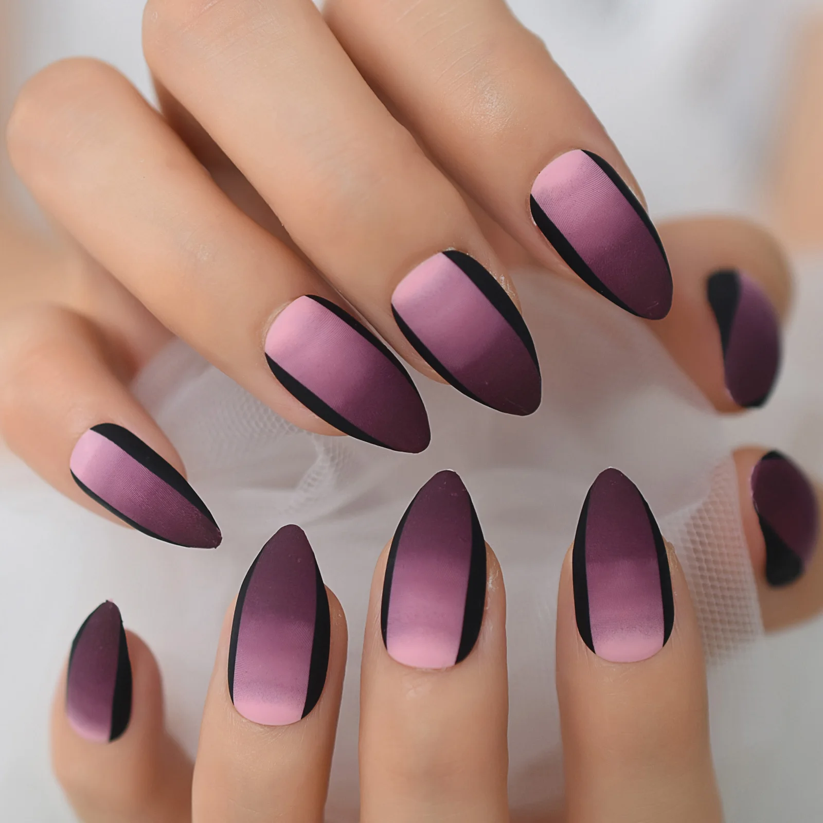 Kit de unhas falsas de acrílico roxo escuro, unhas falsas de amêndoa fosca, curto, afiada e desbotada