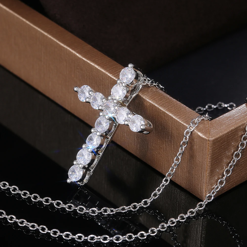 Huitan cross-shaped přívěsek řetízek luxusní kolo oxid zirkoničitý citlivý příslušenství výročí dar ženy prohlášení kříž náhrdelníky